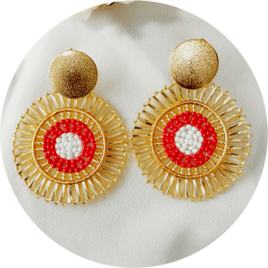 Arete Mandal tejido a mano en material bronce con baño de oro de 24k y mostacilla